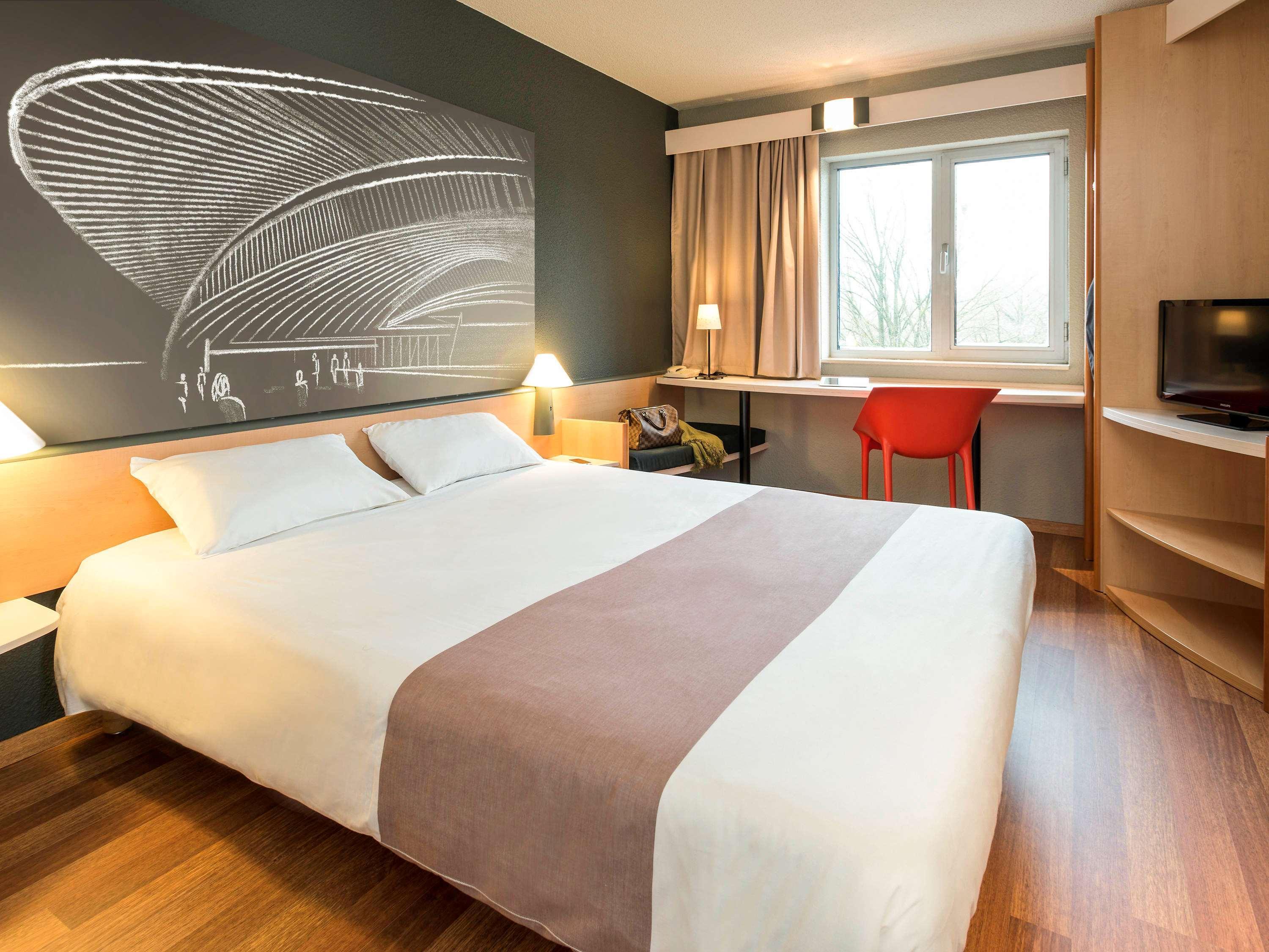Ibis Liege Seraing Boncelles Екстериор снимка